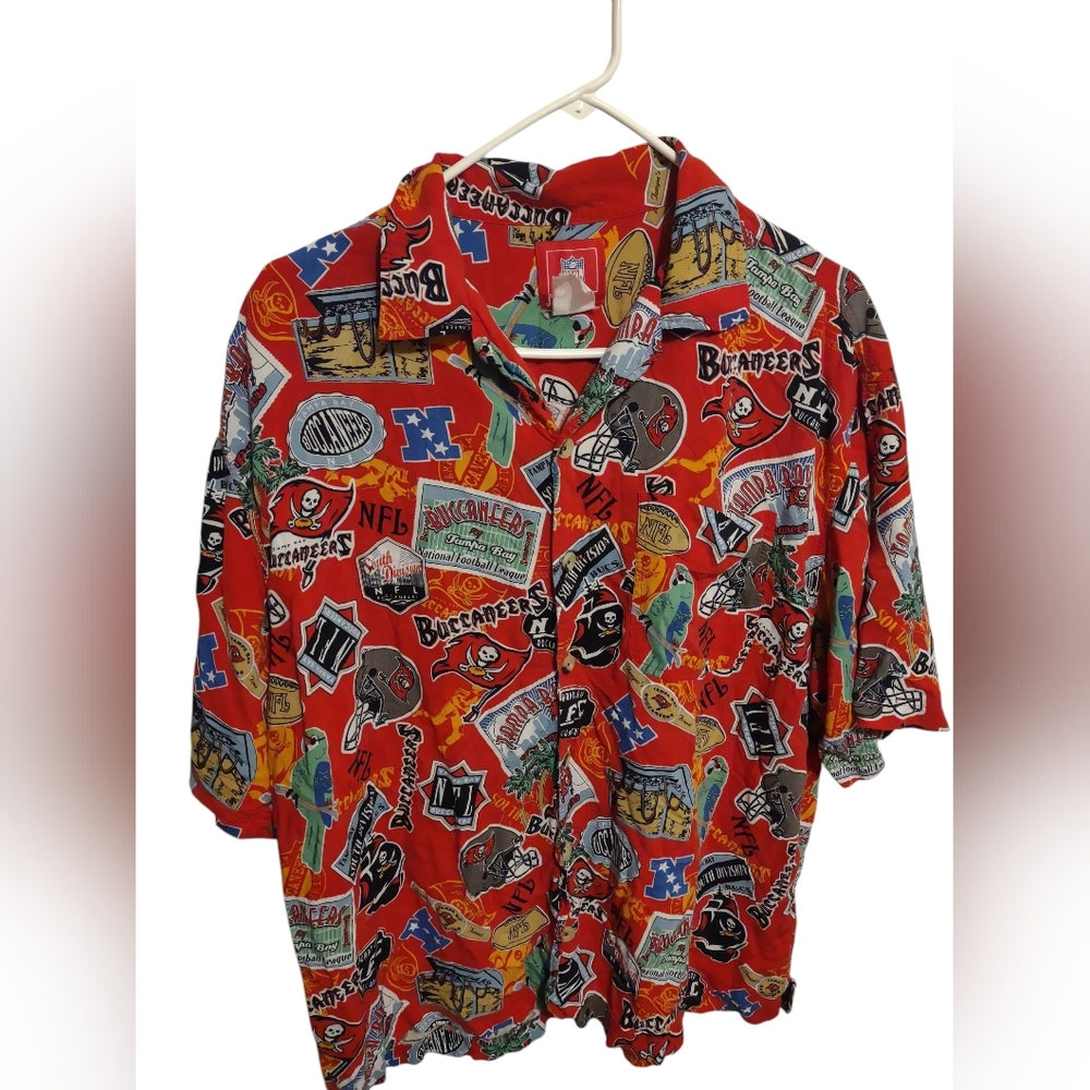 Men's NFL‎ Florida Buccaneers Hawaiian Shirt Large Casual Lightweight Camp